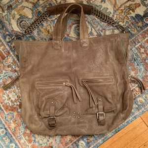 Pour la victoire expandable leather tote